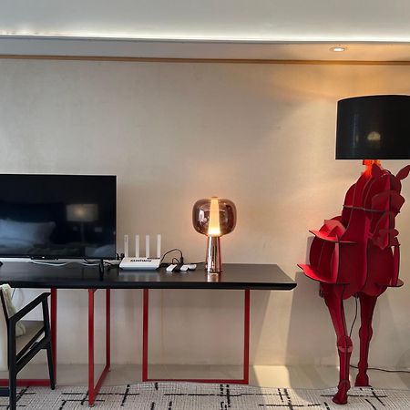 Luxurious European Style Penthouse Modern Apart Ment Cross City Of Dreams Okada Solaire Moa Airport Manila Exteriör bild